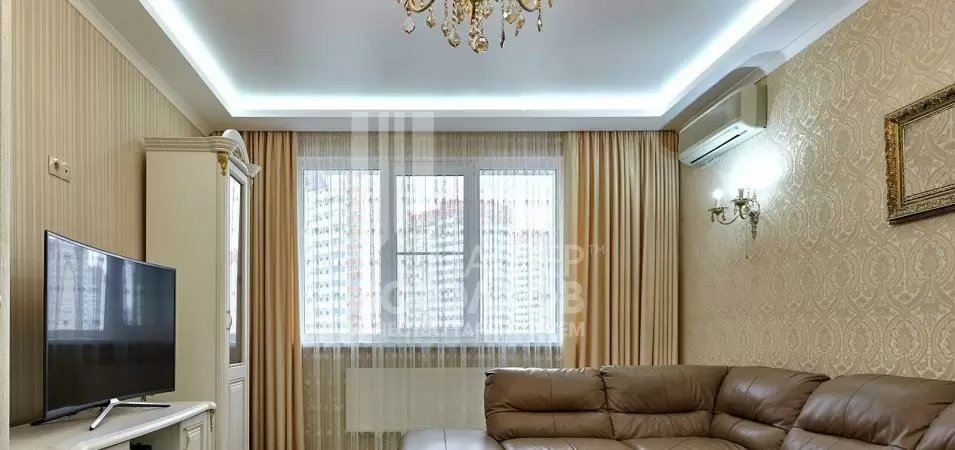 маленькая гостиная в бежевом стиле