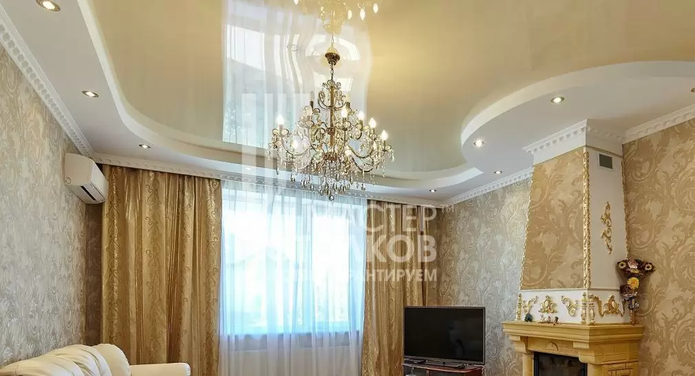 дизайн гостиной с камином и телевизором