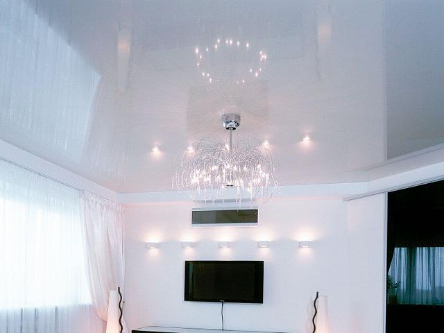 стильная люстра в металлическом дизайне