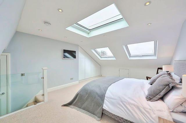 оформление мансарды в светлых тонах